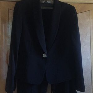 Tahari black pants suit